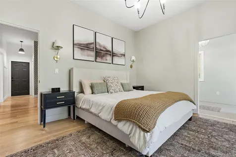 18 Barnstormer Lane Red Hook NY 12571