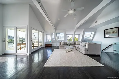 38 Beach Lane Quogue NY 11959