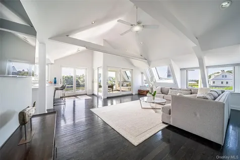 38 Beach Lane Quogue NY 11959