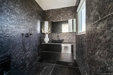 38 Beach Lane Quogue NY 11959