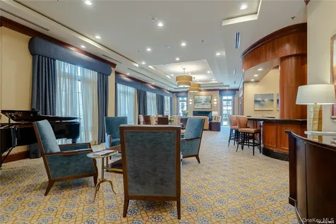 3000 Royal Court North Hills NY 11040