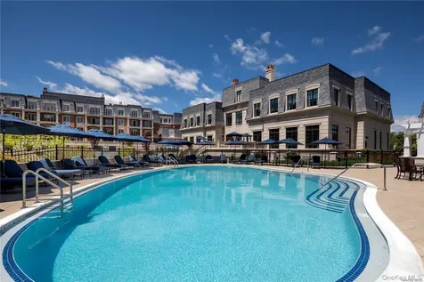 3000 Royal Court North Hills NY 11040