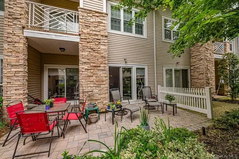 34 Carriage Lane Plainview NY 11803