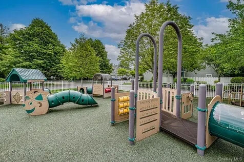 34 Carriage Lane Plainview NY 11803