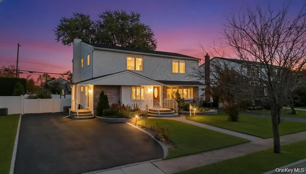 30 A Andover Lane Hicksville NY 11801