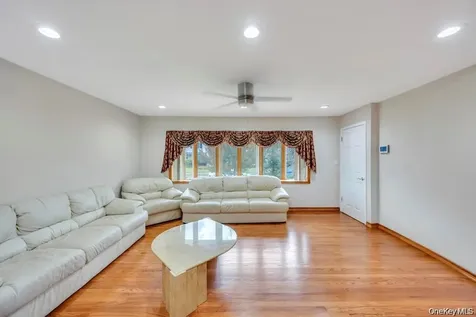 30 A Andover Lane Hicksville NY 11801