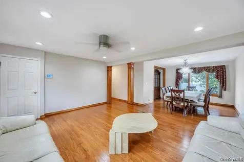 30 A Andover Lane Hicksville NY 11801