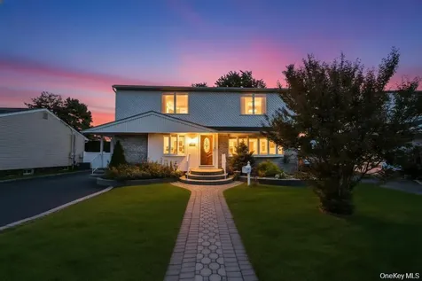 30 A Andover Lane Hicksville NY 11801