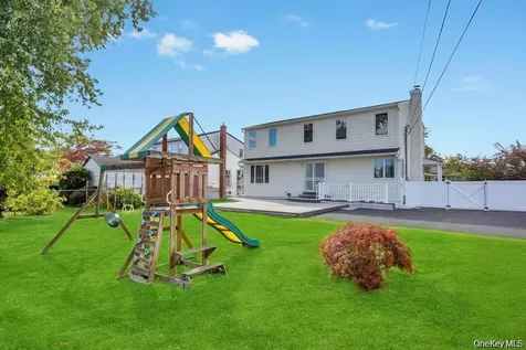 30 A Andover Lane Hicksville NY 11801