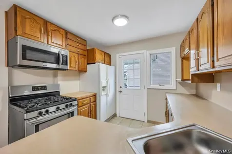 30 A Andover Lane Hicksville NY 11801