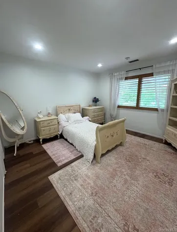 83 Foxwood Drive Jericho NY 11753