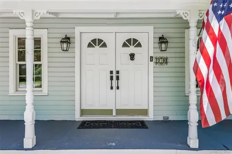 29 Three Sisters Road Saint James NY 11780