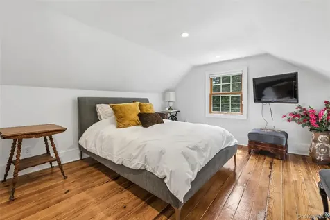 29 Three Sisters Road Saint James NY 11780