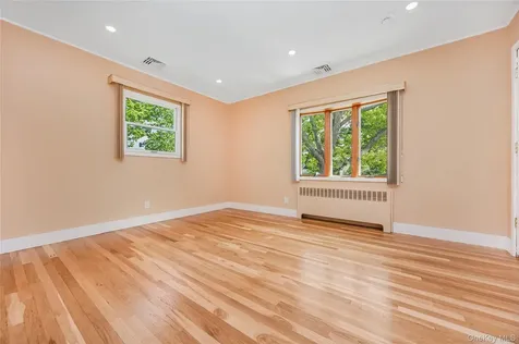 233 Walnut Street Massapequa Park NY 11762