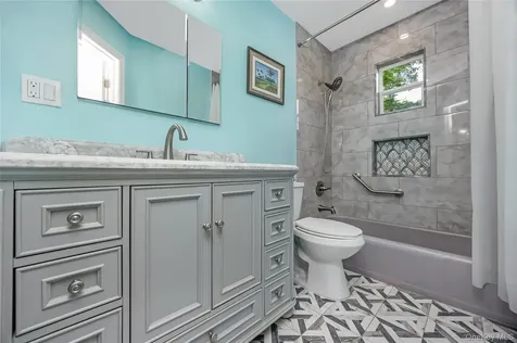 233 Walnut Street Massapequa Park NY 11762