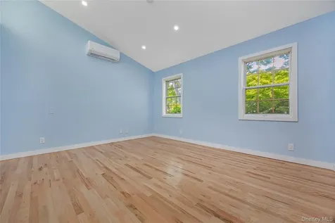 233 Walnut Street Massapequa Park NY 11762
