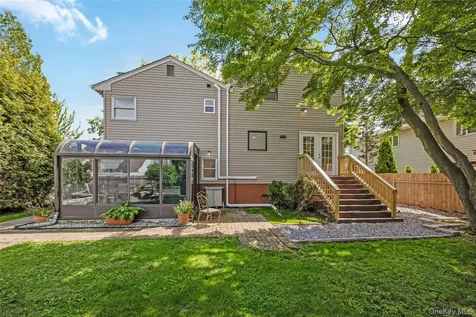 233 Walnut Street Massapequa Park NY 11762