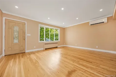 233 Walnut Street Massapequa Park NY 11762
