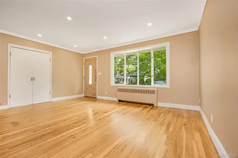 233 Walnut Street Massapequa Park NY 11762