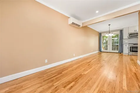 233 Walnut Street Massapequa Park NY 11762
