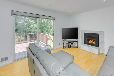 20 Dolphin Road New City NY 10956