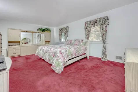 20 Dolphin Road New City NY 10956