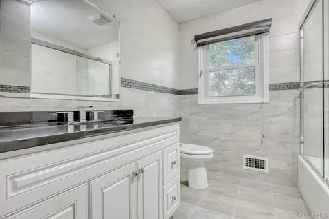20 Dolphin Road New City NY 10956