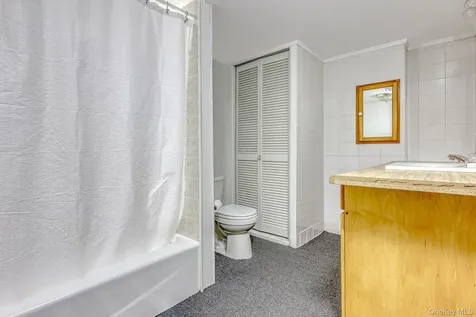 20 Dolphin Road New City NY 10956