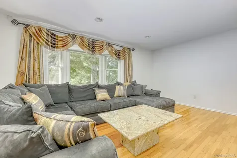 20 Dolphin Road New City NY 10956