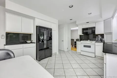 20 Dolphin Road New City NY 10956