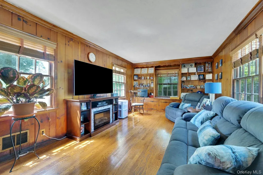 29 Deerfield Avenue Eastchester NY 10709