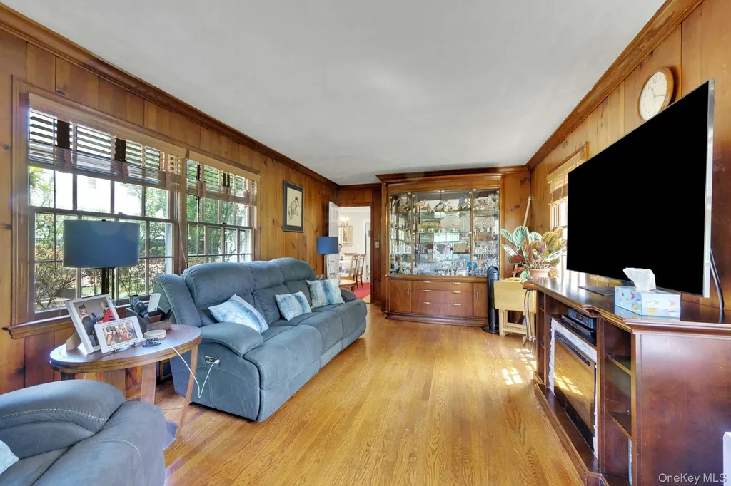 29 Deerfield Avenue Eastchester NY 10709