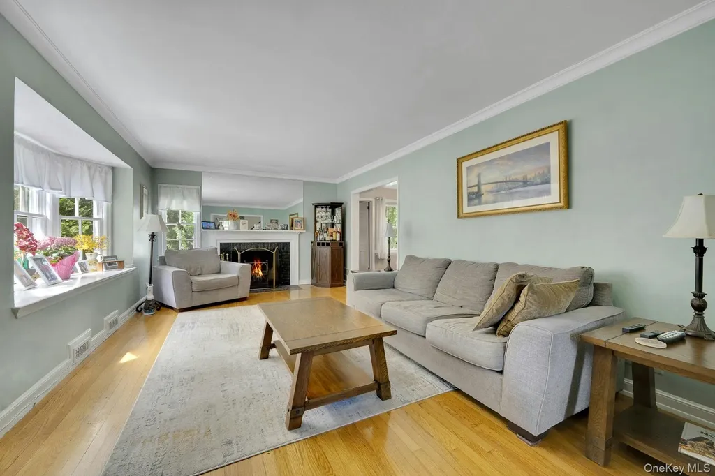 29 Deerfield Avenue Eastchester NY 10709