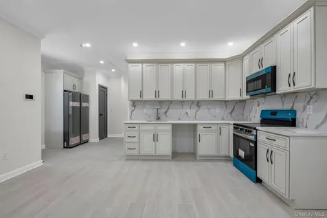16428 77th Road Fresh Meadows NY 11366