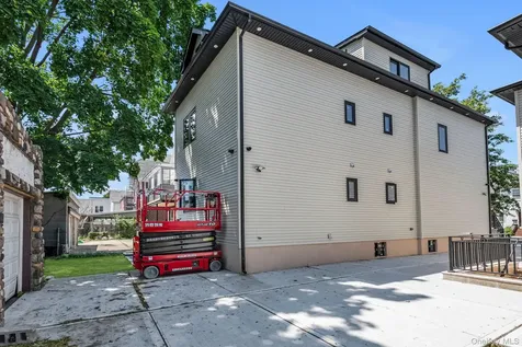 16428 77th Road Fresh Meadows NY 11366