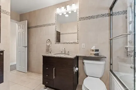 21 Beaumont Drive Plainview NY 11803