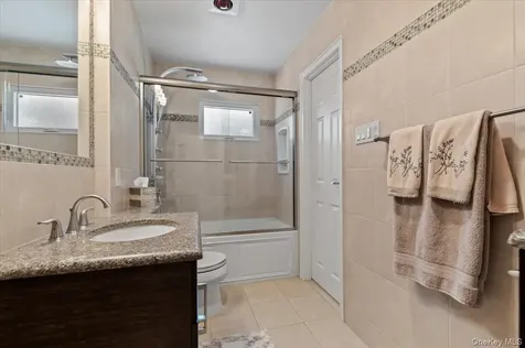 21 Beaumont Drive Plainview NY 11803
