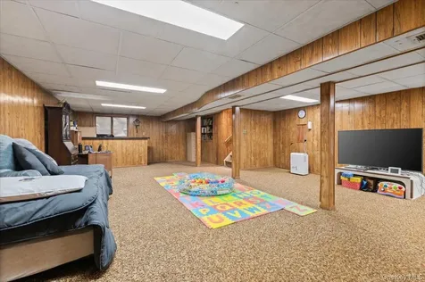 21 Beaumont Drive Plainview NY 11803