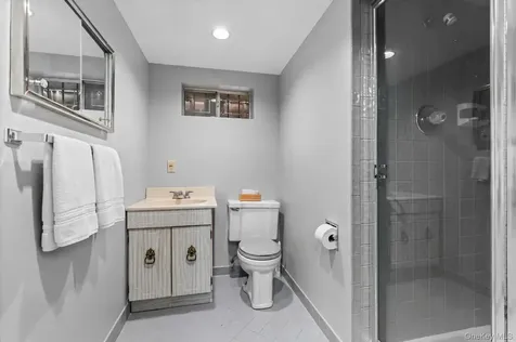 21 Beaumont Drive Plainview NY 11803