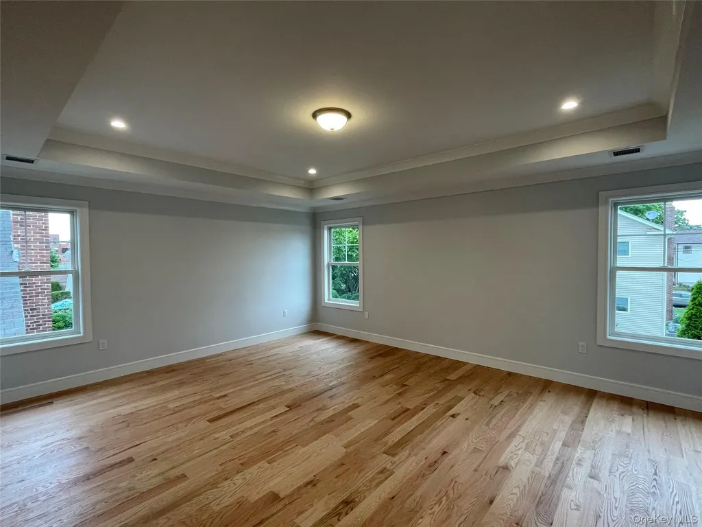 469 Andrews Road Mineola NY 11501