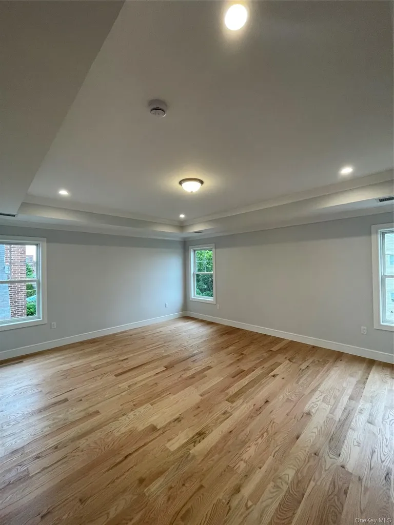 469 Andrews Road Mineola NY 11501