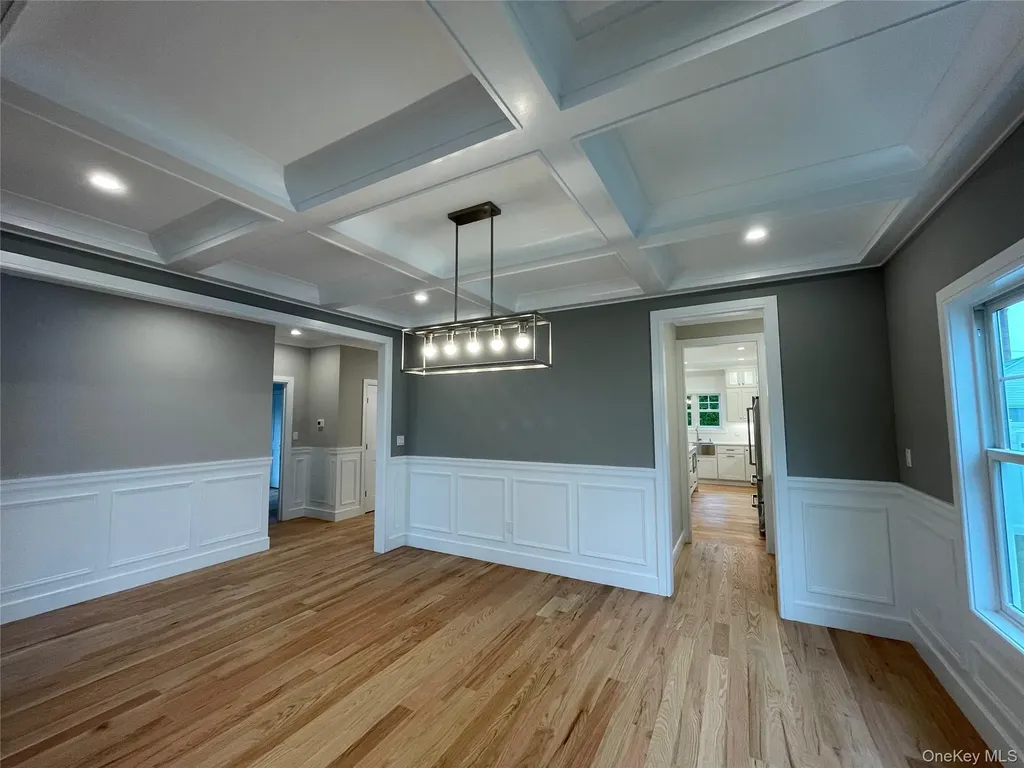 469 Andrews Road Mineola NY 11501