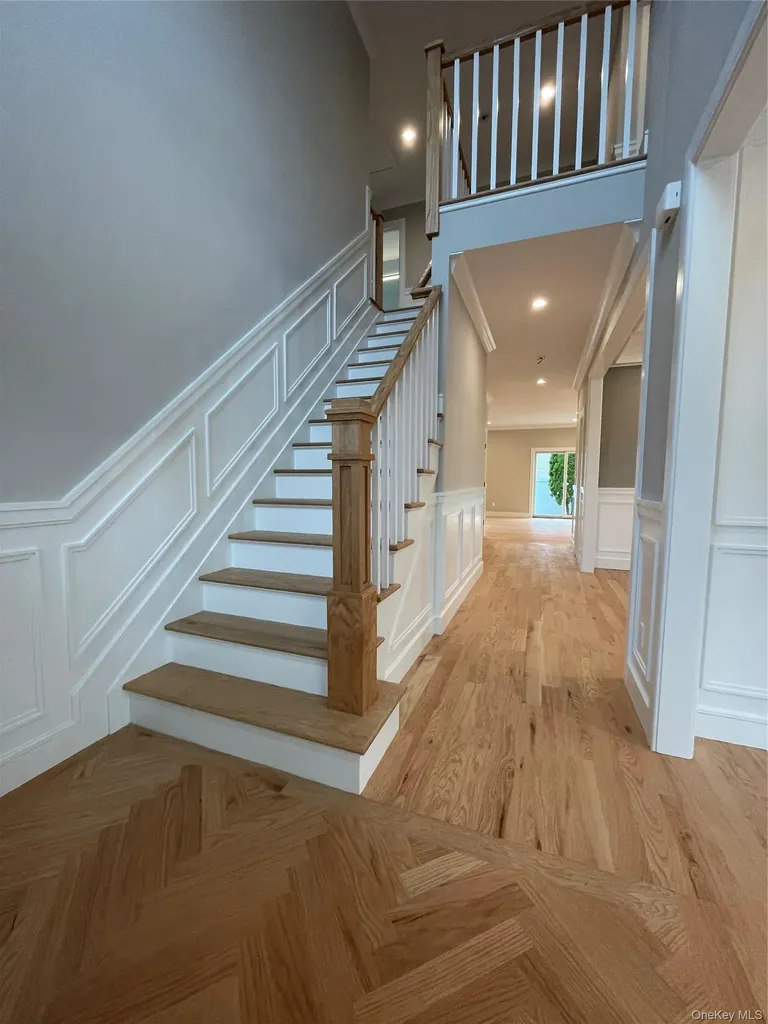 469 Andrews Road Mineola NY 11501
