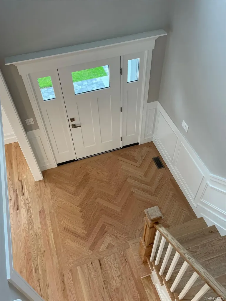 469 Andrews Road Mineola NY 11501