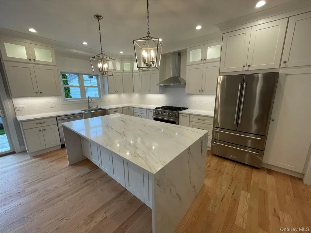 469 Andrews Road Mineola NY 11501
