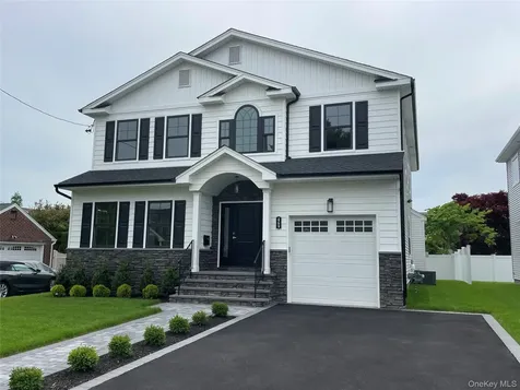 469 Andrews Road Mineola NY 11501