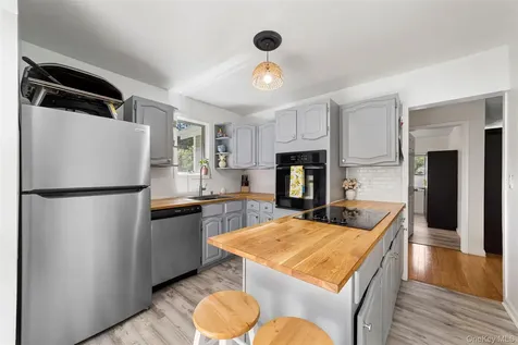 238 Tomahawk Street Yorktown Heights NY 10598