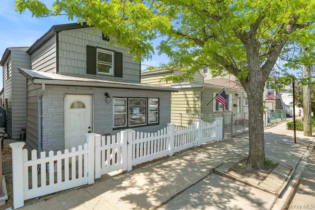 1107 Cross Bay Boulevard Broad Channel NY 11693
