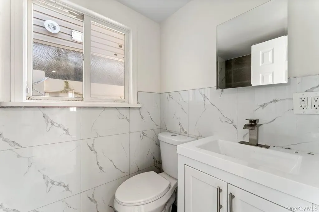 1107 Cross Bay Boulevard Broad Channel NY 11693