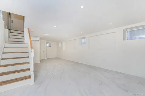332 Willowbrook Staten Island NY 10314